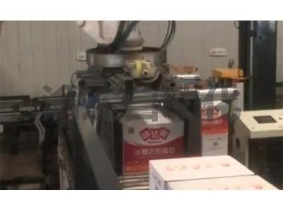 紙箱搬運碼垛機(jī)器人（配鐵板抱夾夾具）視頻